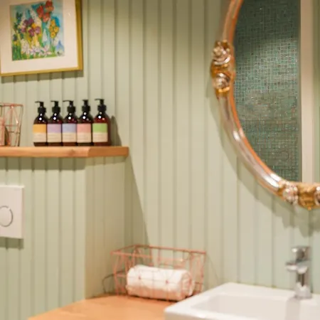 The Famous Yellow House Leilighet