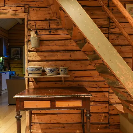 Leilighet The Famous Yellow House Reine