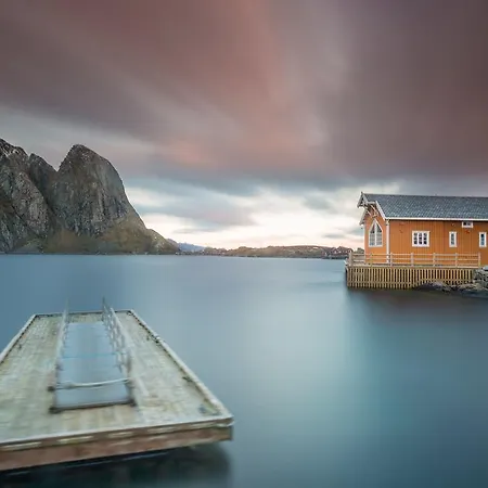 The Famous Yellow House Apartment