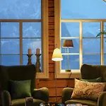 Апартаменты The Famous Yellow House