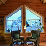 Апартаменты The Famous Yellow House *
