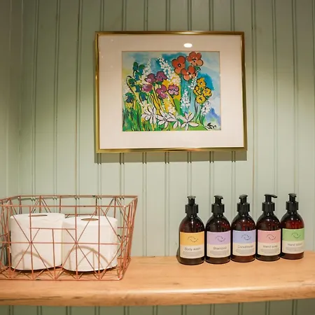 The Famous Yellow House * Reine