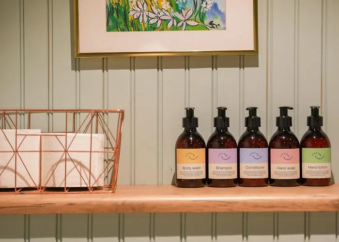 The Famous Yellow House Lägenhet Reine